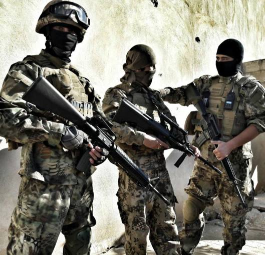 Снимка, публикувани от Malhama Tactical, показващи част от обучението на бойци.